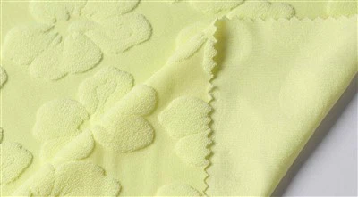 Ekro Swamia kiyimlari